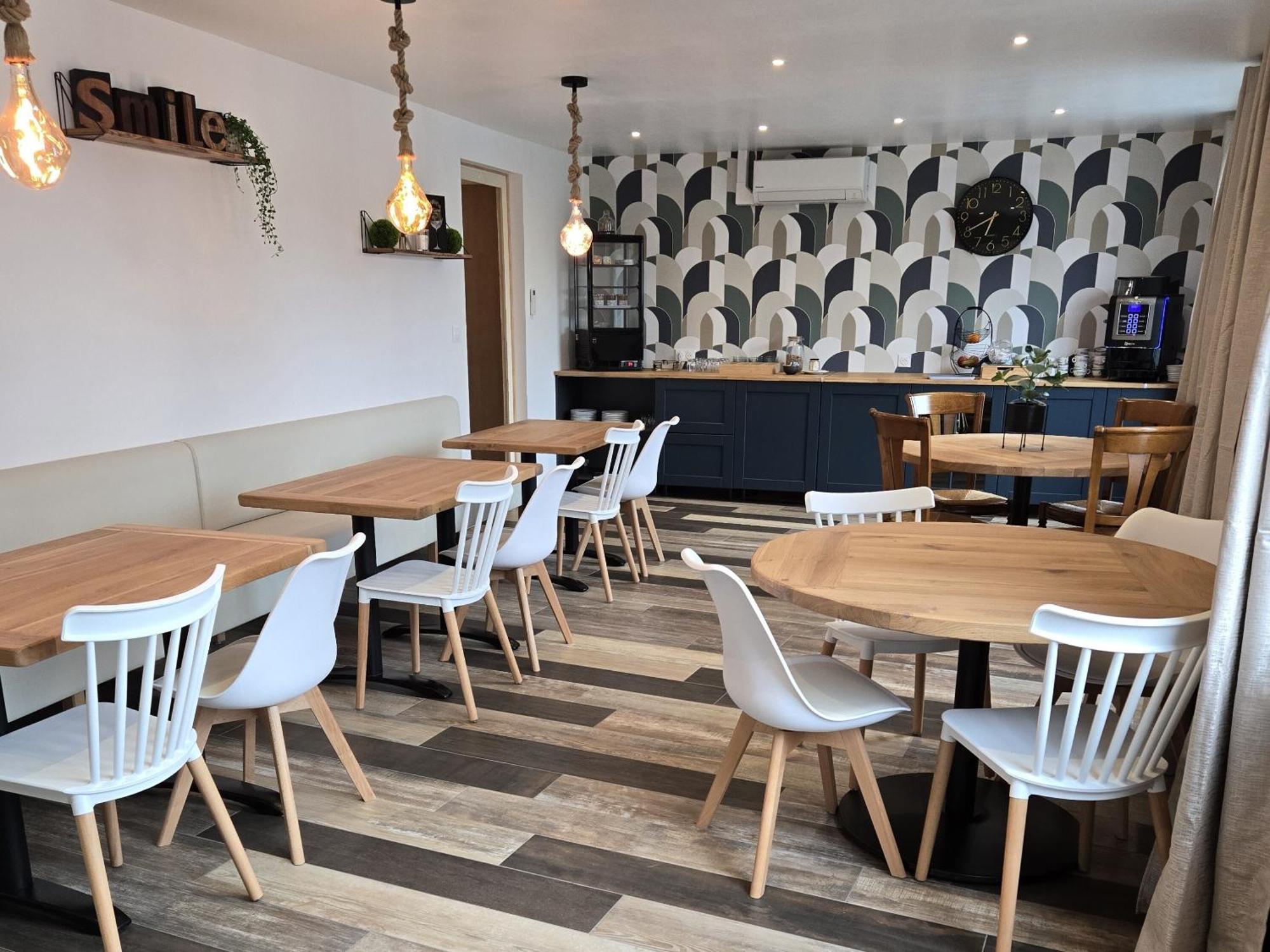 Hotel Le Smile Saint-Vincent-Sterlanges Eksteriør billede